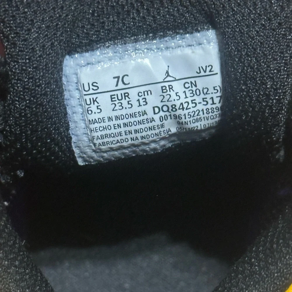 Nike Air Jordan 1 Mid Lakers Sneakers - Picture 10 of 10